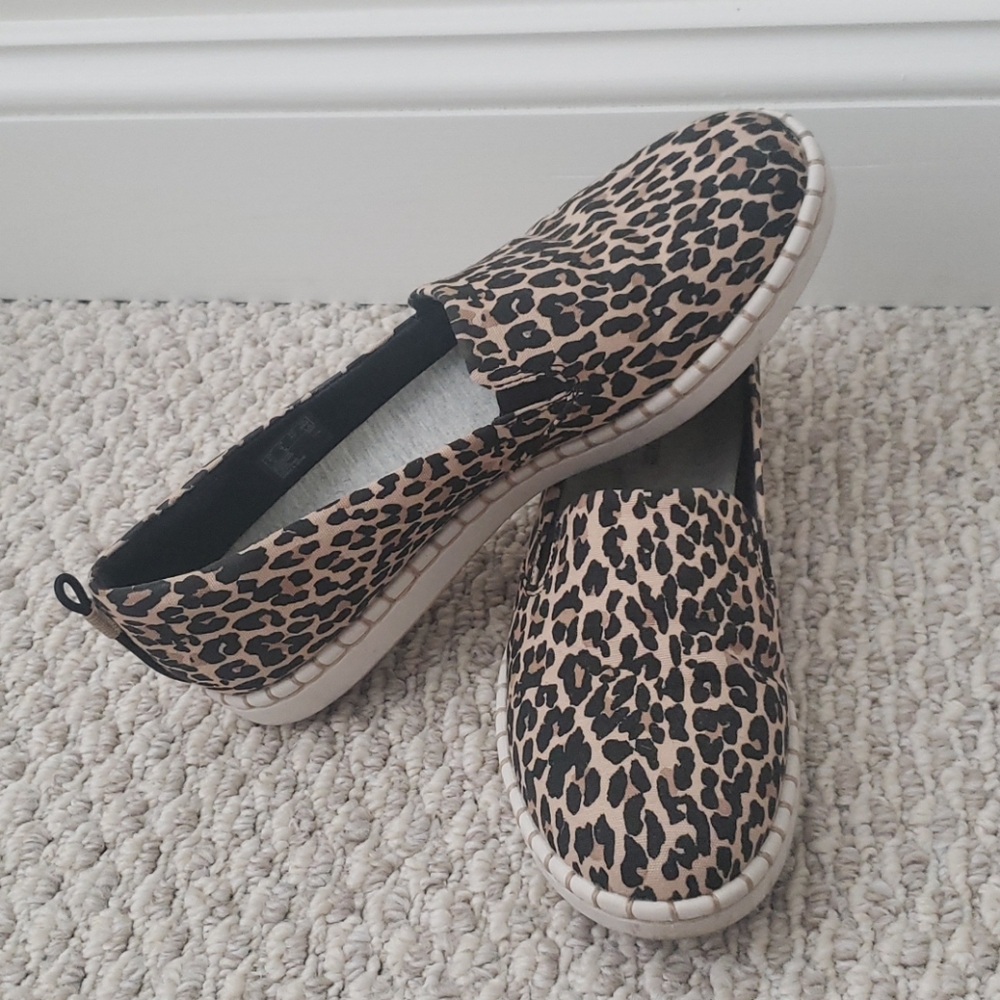 Like New Clarks Cloudsteppers slip on